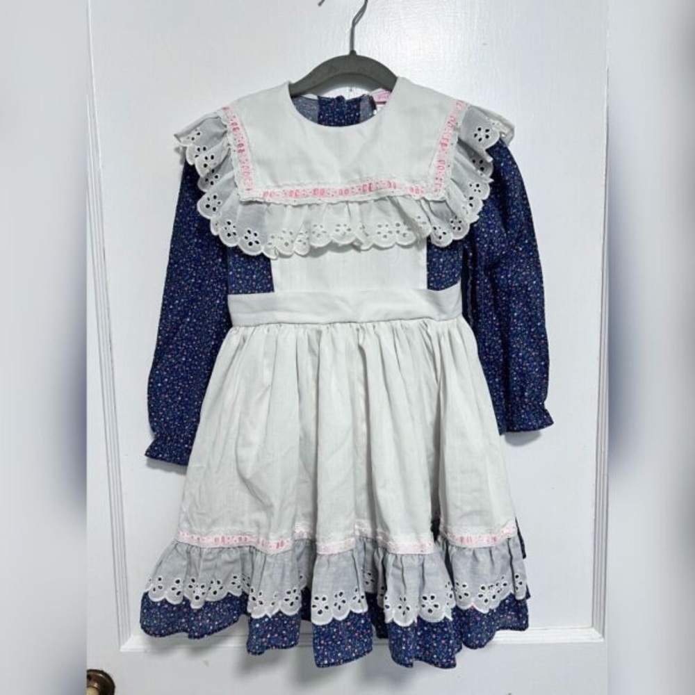 Vtg | Sandy’s Girls Apron Smocked Dress